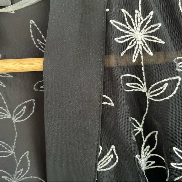 NWT Alfani Pleated Embroidered Side Split Long Sheer kimono - Picture 10 of 16